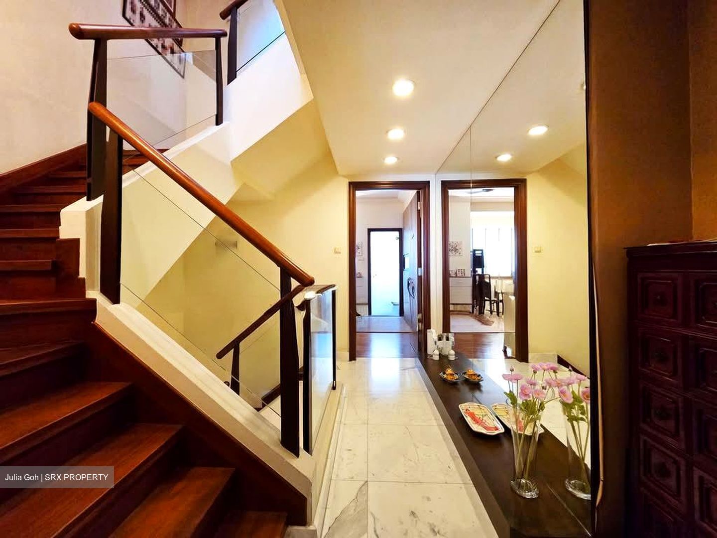 Hillcrest Park (D11), Terrace #588756451